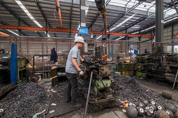 江蘇網(wǎng)架配件-螺栓球加工車間